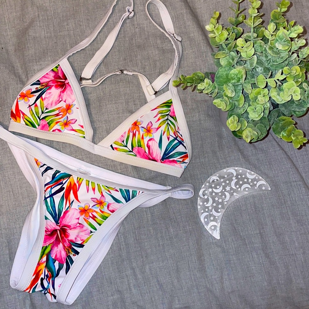 New floral print bikini set 👙